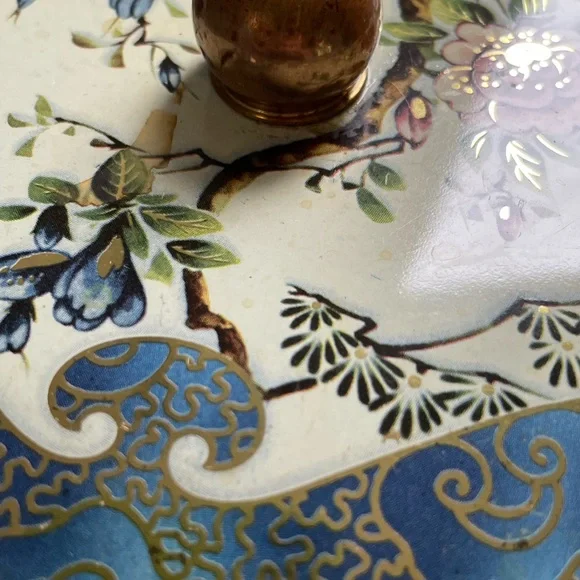 Vintage Floral Tin Canister - Picture 4 of 5